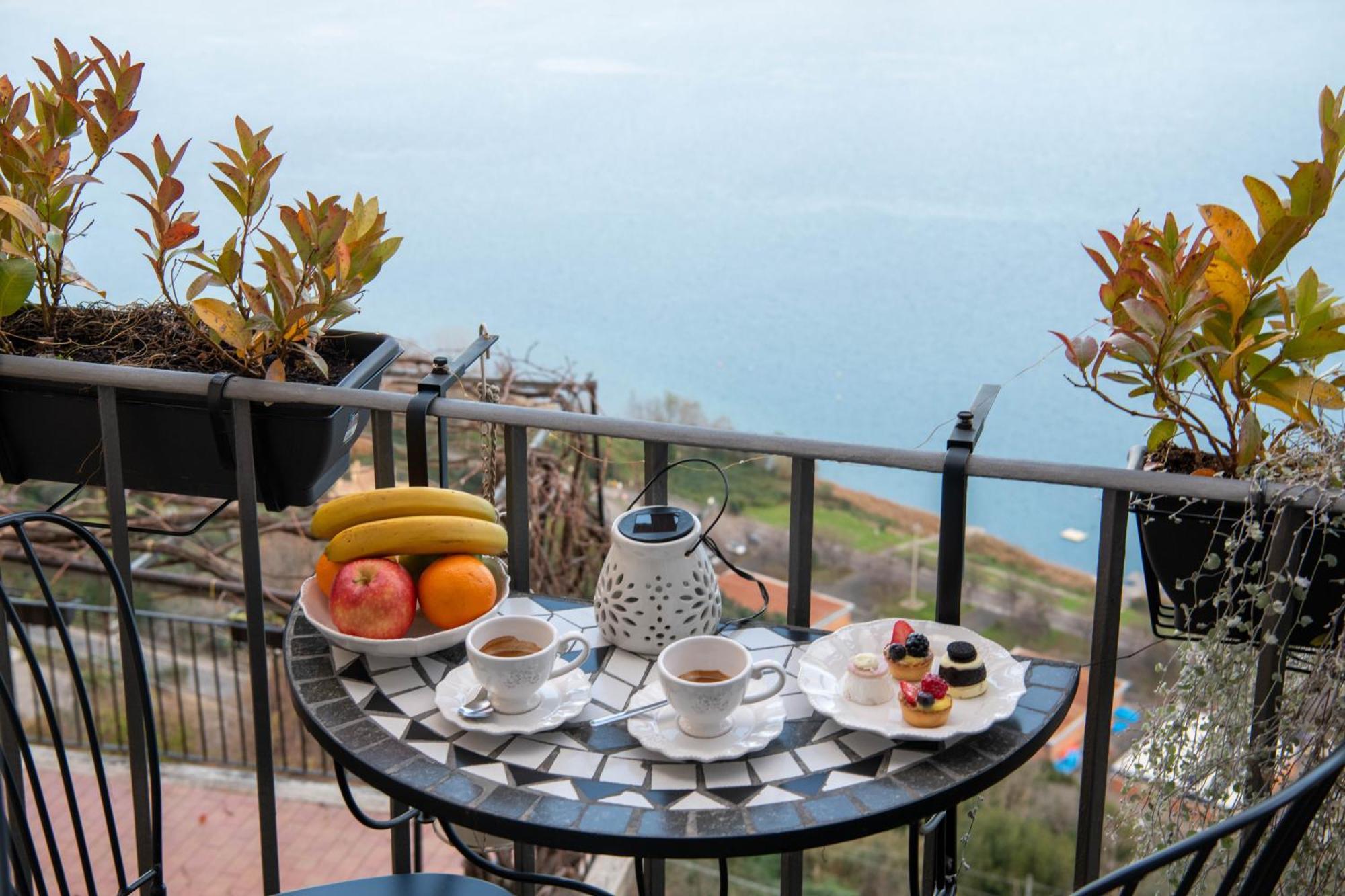 B&B Carpe Diem Vista Lago Castel Gandolfo Eksteriør billede